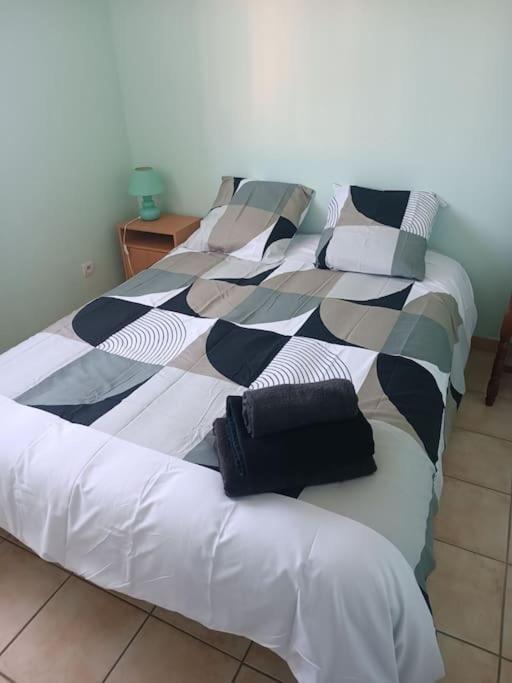 Belle villa de 90m2 au calme avec jardin et parking à 10 mn de la mer en voiture Fos-sur-Mer Exterior foto
